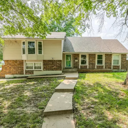 Coliving in Blue Springs - Outer KCMO, Kansas City