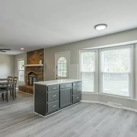 Coliving in Blue Springs - Outer KCMO, Kansas City