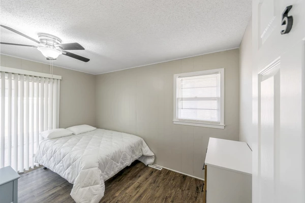 Coliving in Raytown - Outer KCMO, Kansas City