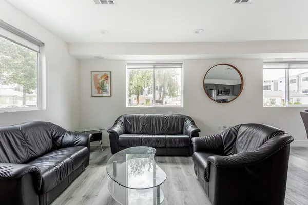 Coliving in North Hollywood - San Fernando Valley, Los Angeles
