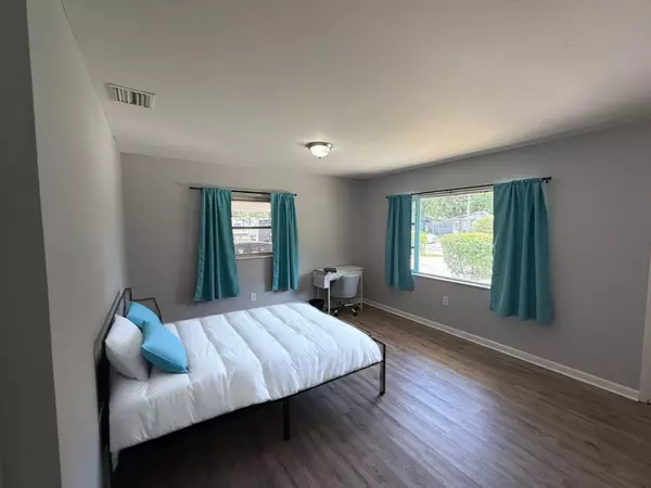 Coliving in Ybor City - Central Tampa, Tampa