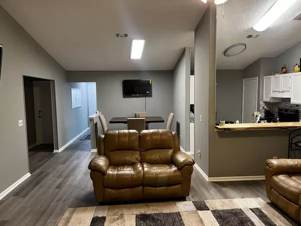 Coliving in Cedar Hills - Westside, Jacksonville