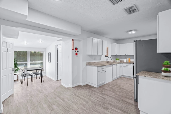 Coliving in Live Oaks Square - East Tampa, Tampa
