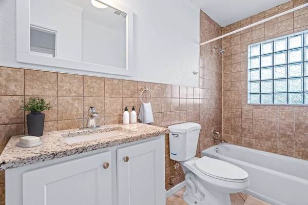 Coliving in Live Oaks Square - East Tampa, Tampa