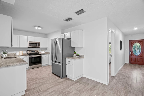 Coliving in Live Oaks Square - East Tampa, Tampa