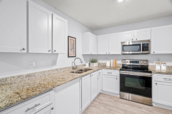 Coliving in Live Oaks Square - East Tampa, Tampa