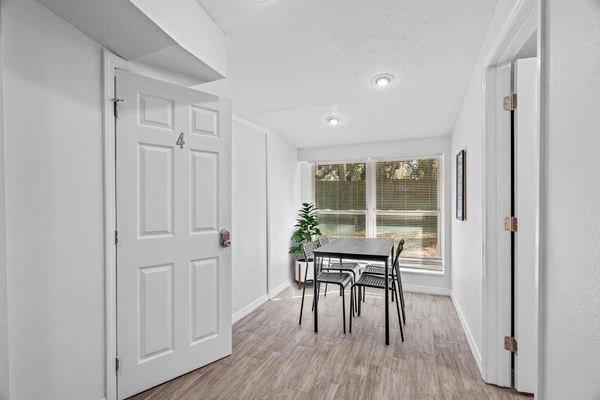 Coliving in Live Oaks Square - East Tampa, Tampa