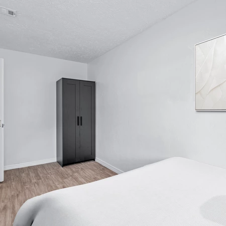 Coliving in Live Oaks Square - East Tampa, Tampa