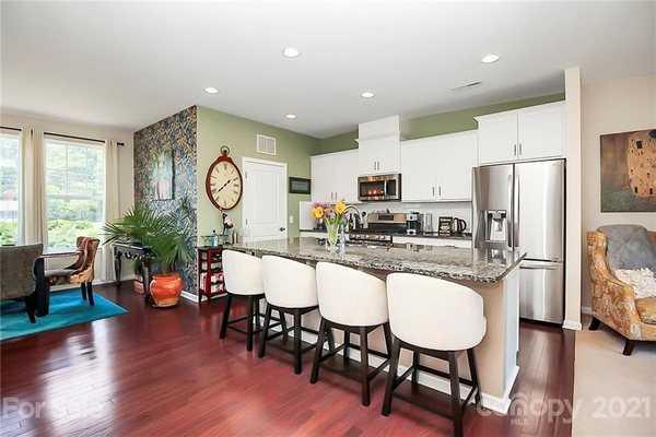 Coliving in Sterling - South Charlotte, Charlotte