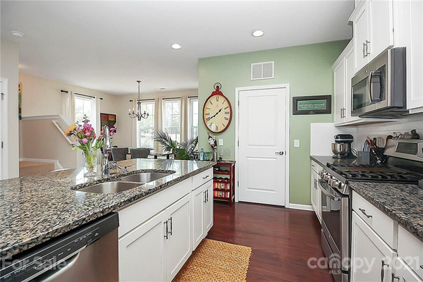 Coliving in Sterling - South Charlotte, Charlotte