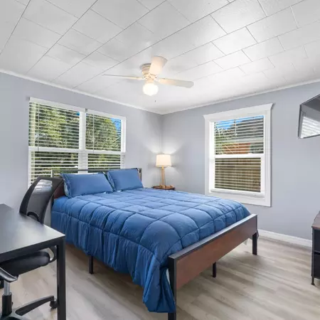 Coliving in Live Oaks Square - East Tampa, Tampa