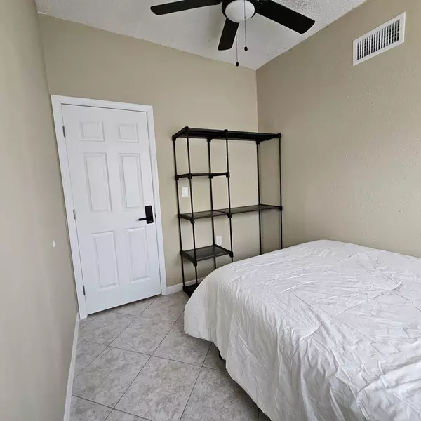 Coliving in Holden Heights - Central Orlando, Orlando