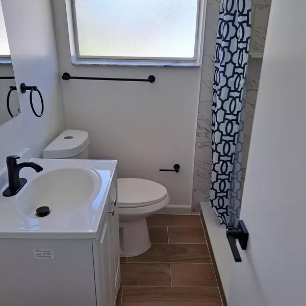 Coliving in Cedar Hills - Westside, Jacksonville