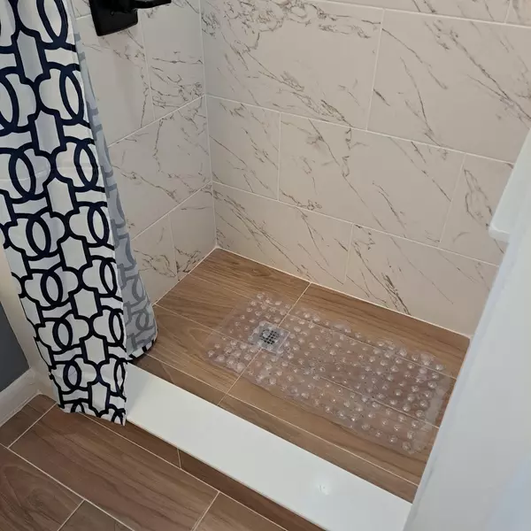 Coliving in Cedar Hills - Westside, Jacksonville