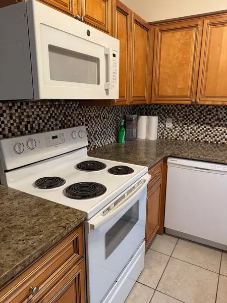 Coliving in Shore Acres - Clearwater-St. Petersburg, Tampa
