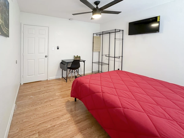 Coliving in Lealman - Clearwater-St. Petersburg, Tampa