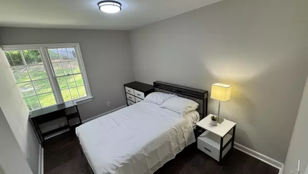 Coliving in Knightdale - Outer Triangle, Raleigh
