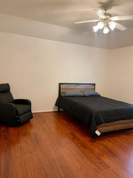 Coliving in Spring - Ne Houston, Houston