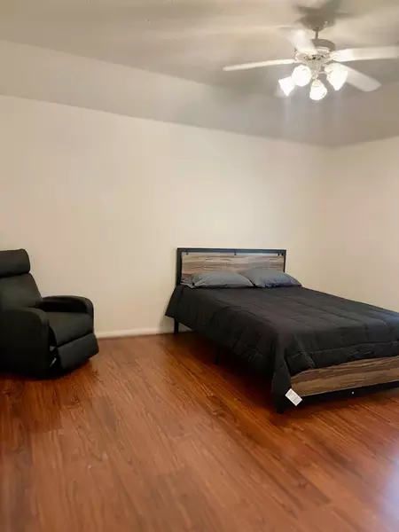 Coliving in Spring - Ne Houston, Houston