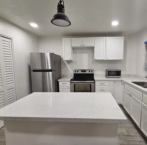Coliving in Glendale - NW Valley, Phoenix