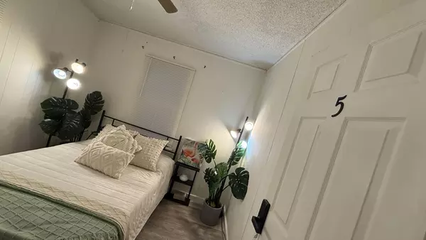 Coliving in Holden Heights - Central Orlando, Orlando