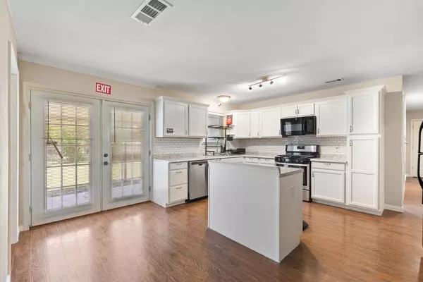 Coliving in Wolf Creek - Sw Dallas, Dallas