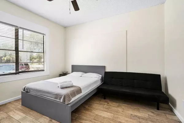 Coliving in Ybor City - Central Tampa, Tampa