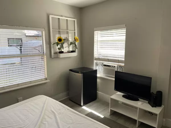 Coliving in Ybor City - Central Tampa, Tampa