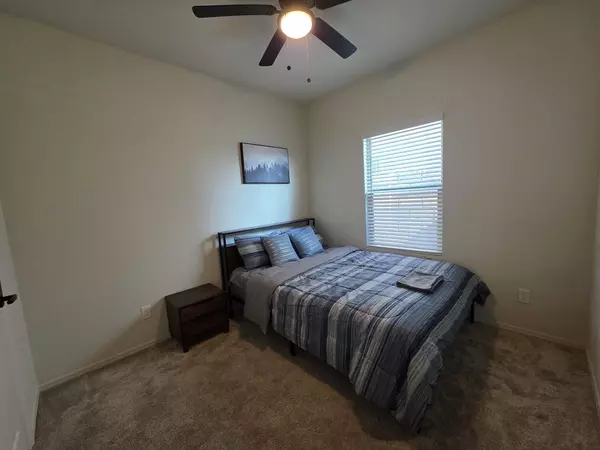 Coliving in Ahwatukee Footheels - Phoenix, Phoenix
