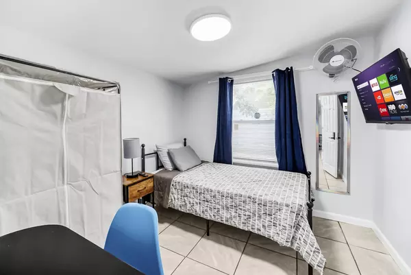 Coliving in Cedar Hills - Westside, Jacksonville