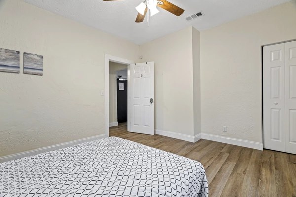 Coliving in Live Oaks Square - East Tampa, Tampa