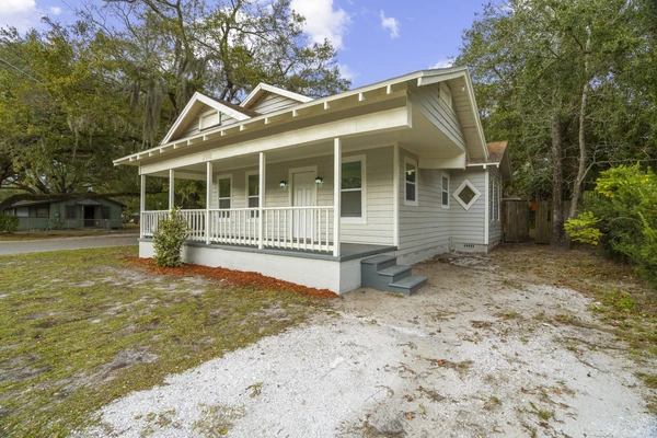 Coliving in Live Oaks Square - East Tampa, Tampa