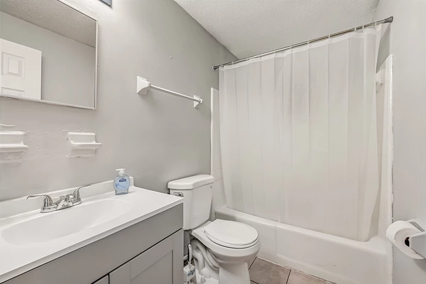 Coliving in Lake Forest - Northside, Jacksonville