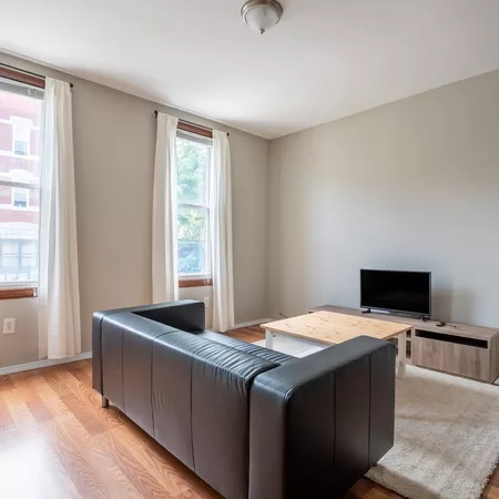 4 bedrooms apartment for rent in Lower West Side - West Side, Chicago