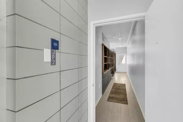 Coliving in South Plaza - KCMO, Kansas City