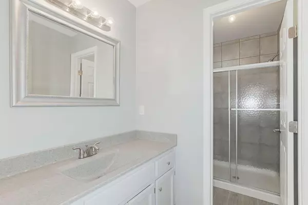 Coliving in Blue Springs - Outer KCMO, Kansas City