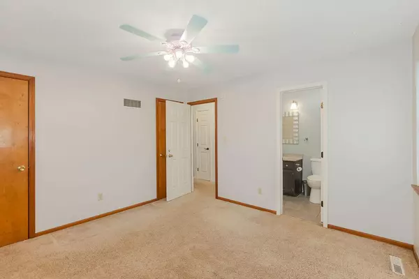 Coliving in Blue Springs - Outer KCMO, Kansas City