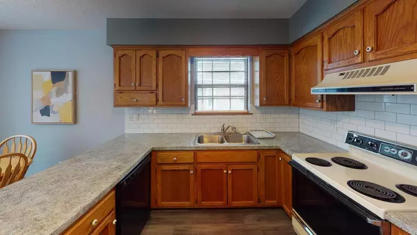 Coliving in Blue Springs - Outer KCMO, Kansas City