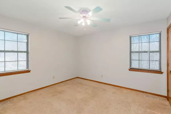 Coliving in Blue Springs - Outer KCMO, Kansas City