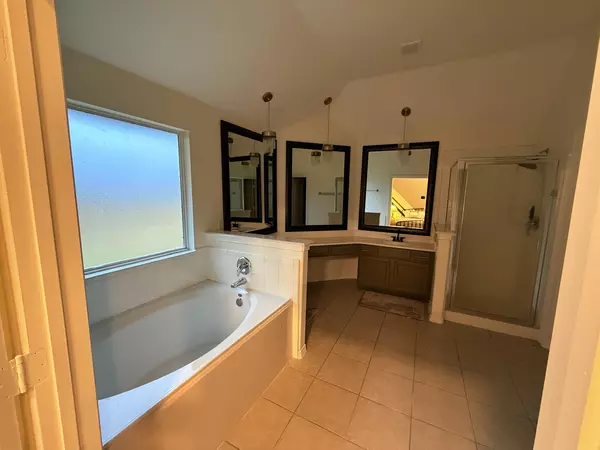 Coliving in Spring - Ne Houston, Houston