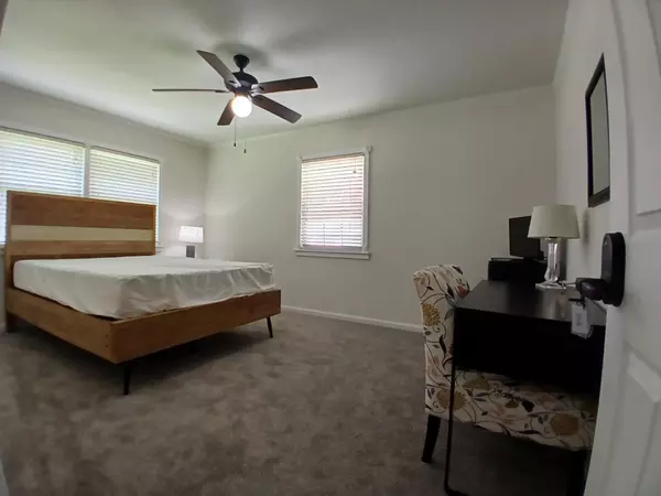 Coliving in Zephyrhills - North Tampa, Tampa