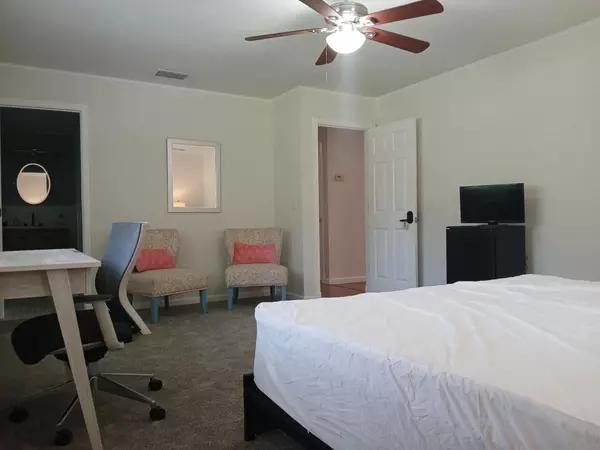 Coliving in Zephyrhills - North Tampa, Tampa