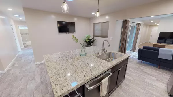 Coliving in Ocean Beach - Coastal, San Diego