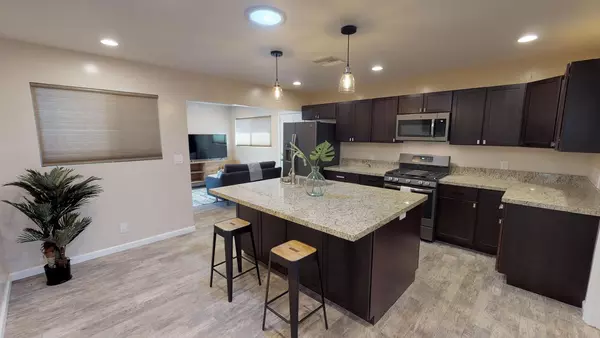 Coliving in Ocean Beach - Coastal, San Diego