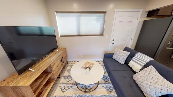 Coliving in Ocean Beach - Coastal, San Diego