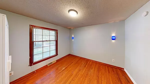 Coliving in Parkville - Outer KCMO, Kansas City