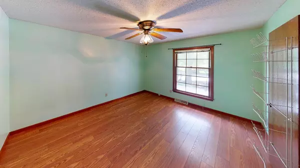 Coliving in Parkville - Outer KCMO, Kansas City