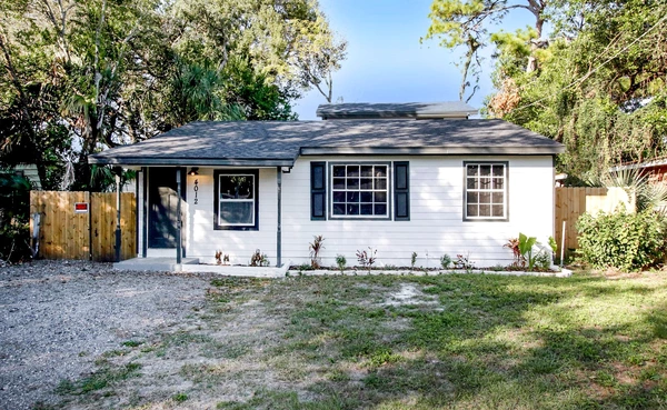 Coliving in Live Oaks Square - East Tampa, Tampa