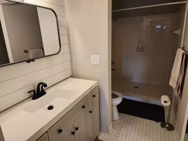 Coliving in University City North - North Charlotte, Charlotte
