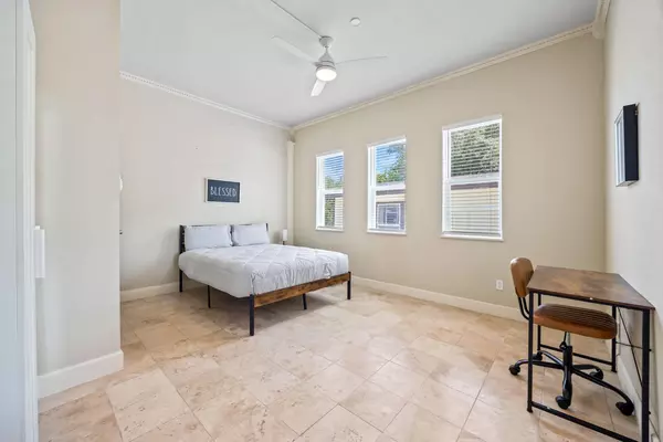 Coliving in Far West Side - West SATX, San Antonio
